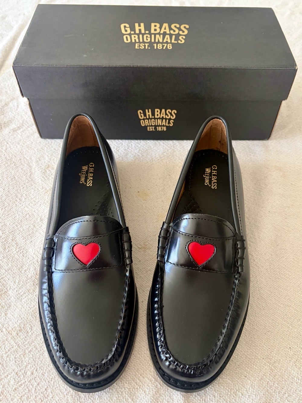 G.H. Bass Whitney Love Heart Weejuns Loafers Black Women’s 8.5